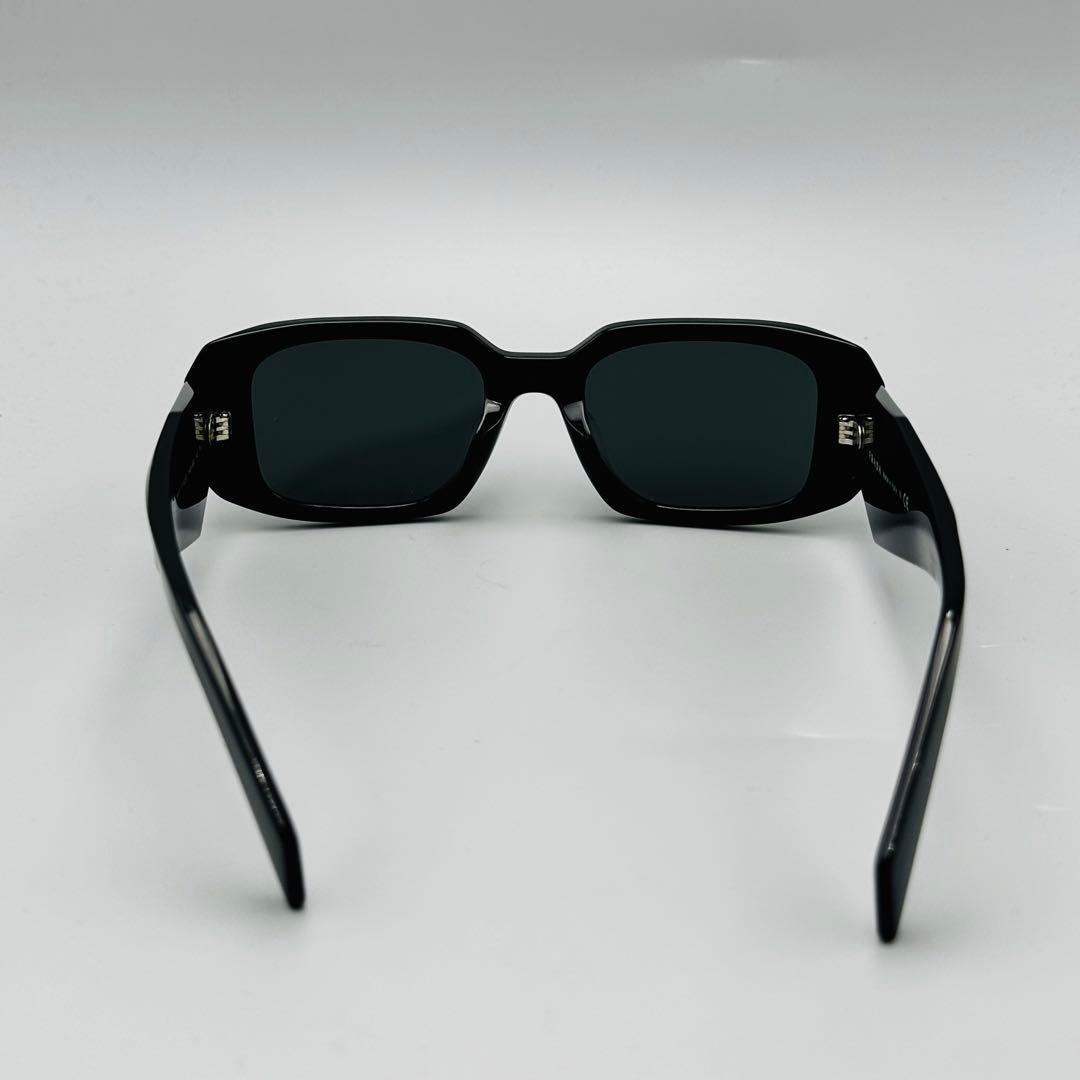 PRADA プラダ SPR17W-F シンボル サングラス ELLY着用