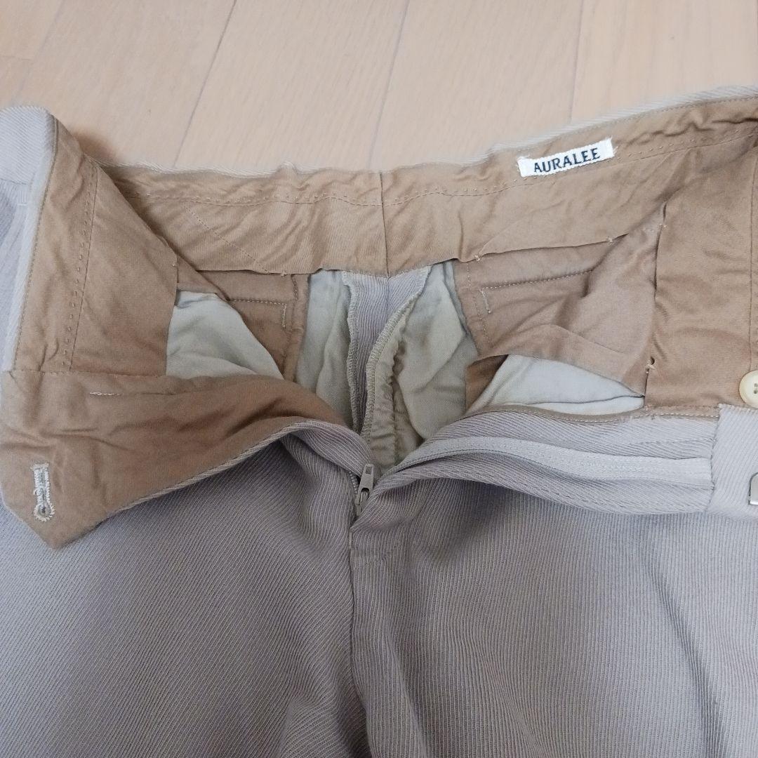 ともぞう　オーラリー　ライトベージュ ストレートレッグパンツ