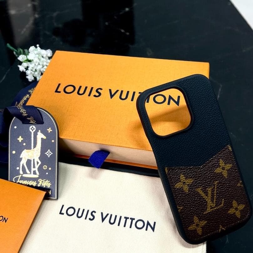 ✨正規品＆極美品‼️✨ ルイヴィトン モノグラムバンパー iPhone15Pro
