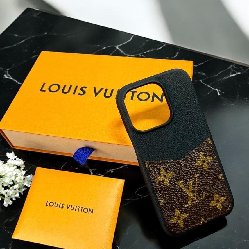 ✨正規品＆極美品‼️✨ ルイヴィトン モノグラムバンパー iPhone15Pro