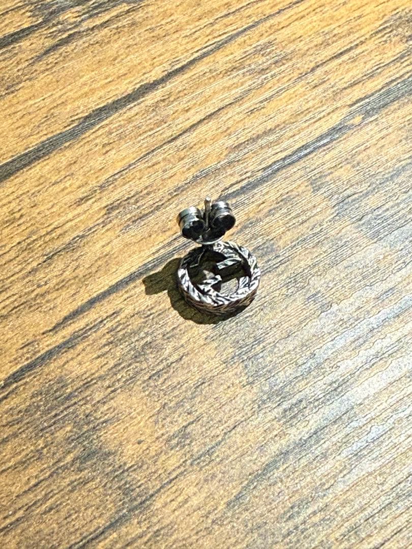 Gucci シルバー ツイストデザイン 片耳用ピアス