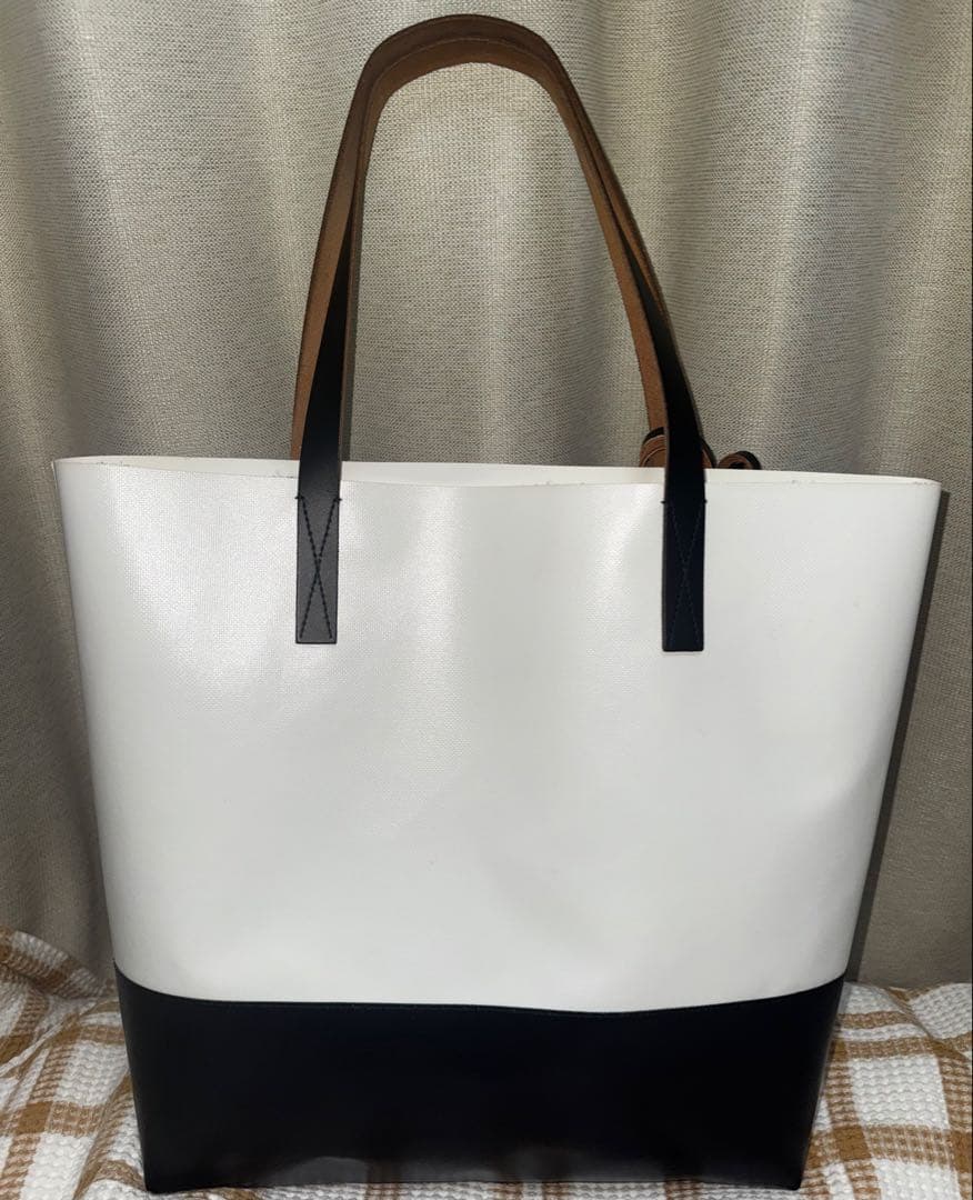 MARNI トライベッカ　バイカラー　トートバッグ
