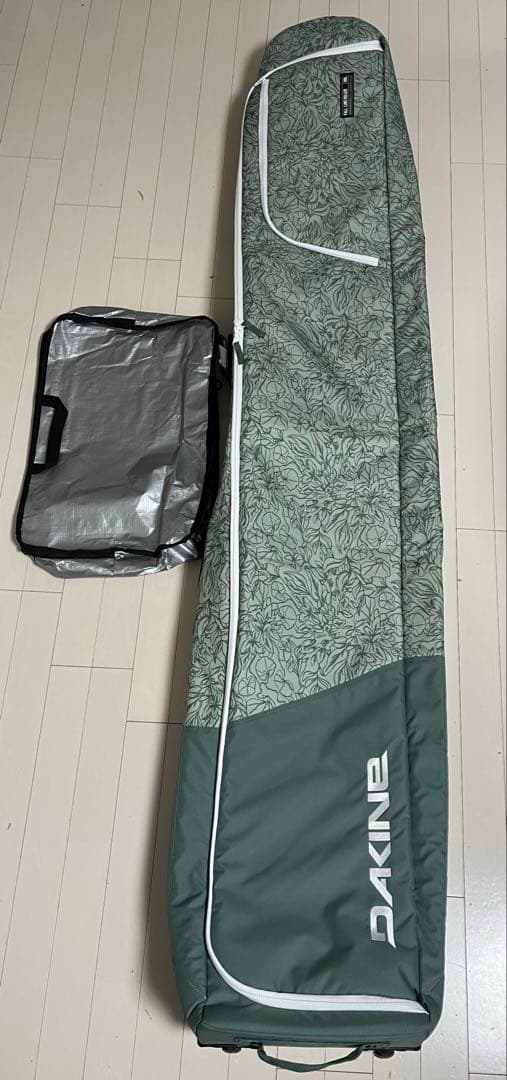 【良品】DAKINE ダカイン　日本正規品　スキーケース　スノーボードケース　①