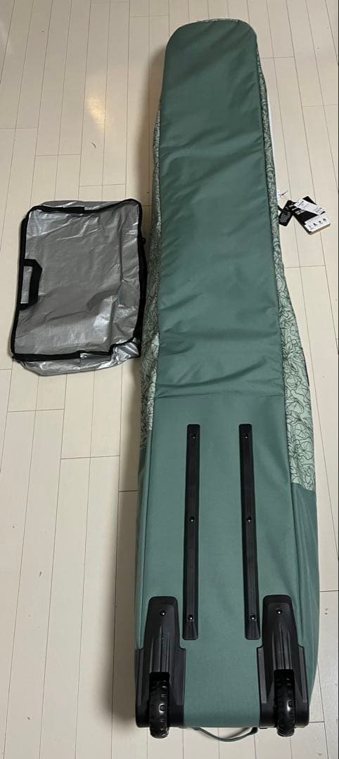 【良品】DAKINE ダカイン　日本正規品　スキーケース　スノーボードケース　①