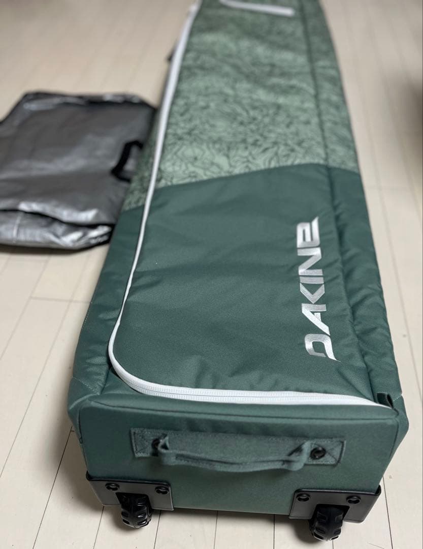 【良品】DAKINE ダカイン　日本正規品　スキーケース　スノーボードケース　①