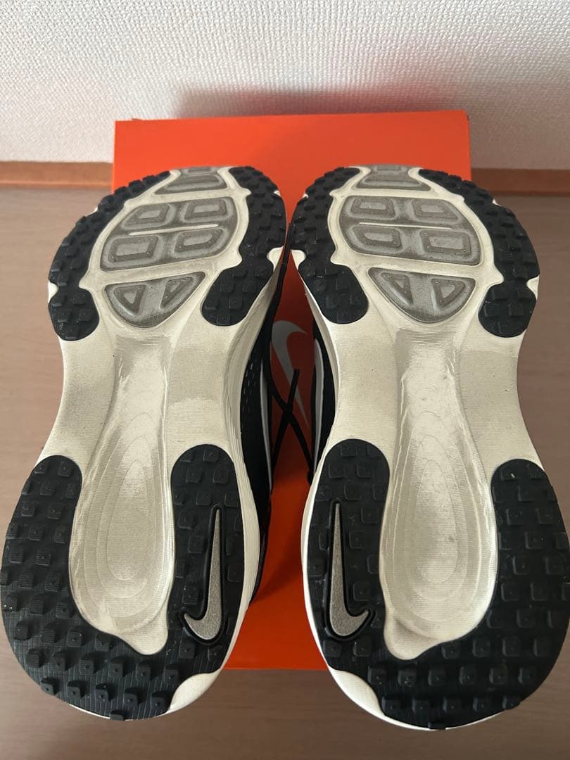 Nike Vomero 18 ナイキボメロ18