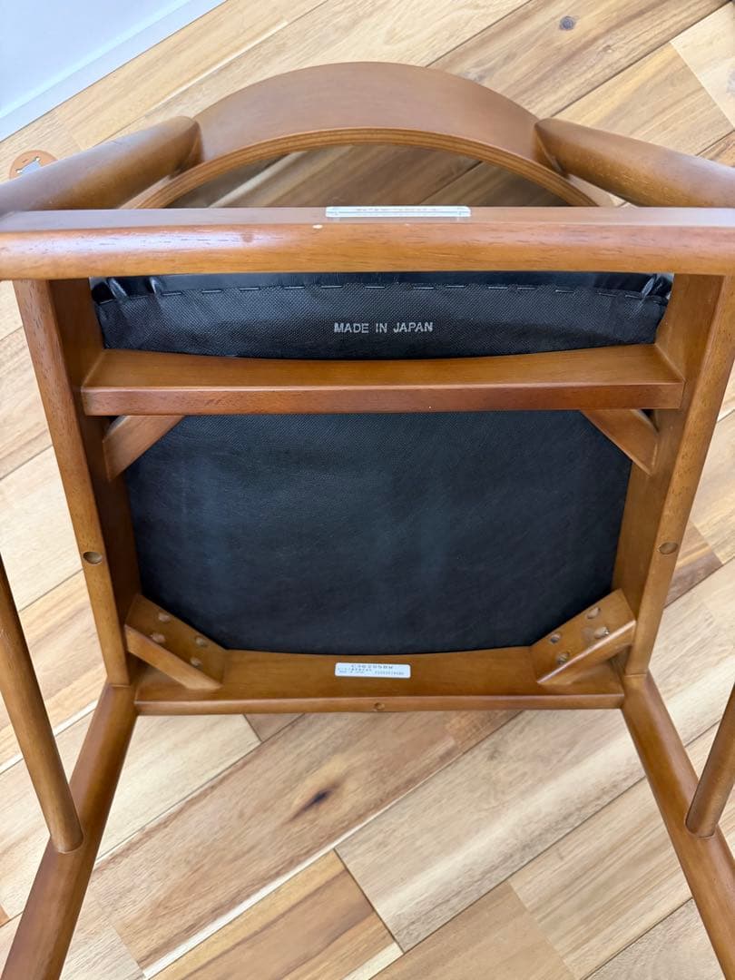 Ｅ【カリモク60】Tチェア ダイニングチェア スタンダードブラック