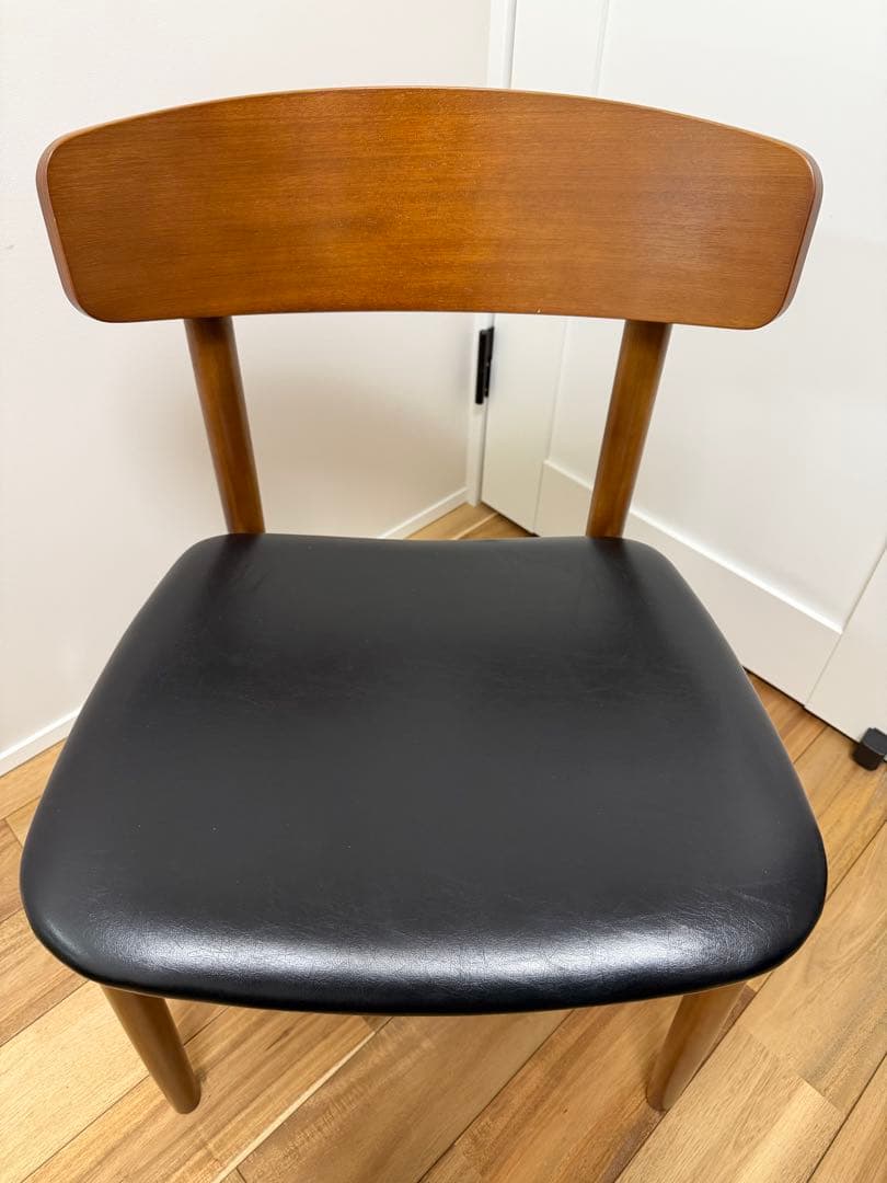 Ｅ【カリモク60】Tチェア ダイニングチェア スタンダードブラック