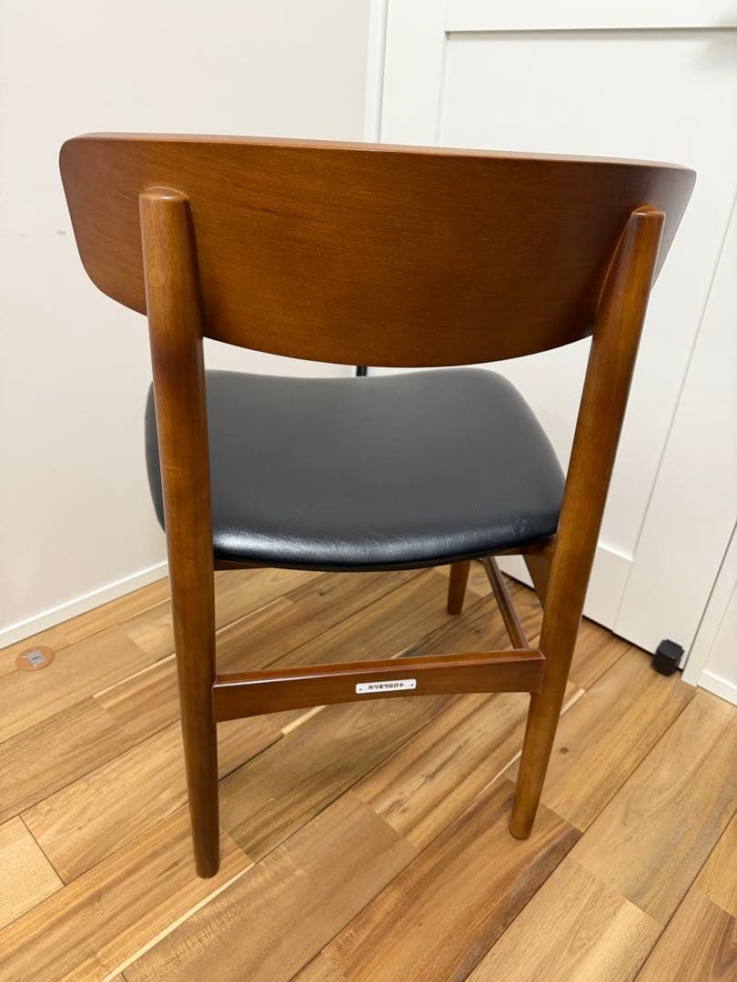 Ｅ【カリモク60】Tチェア ダイニングチェア スタンダードブラック