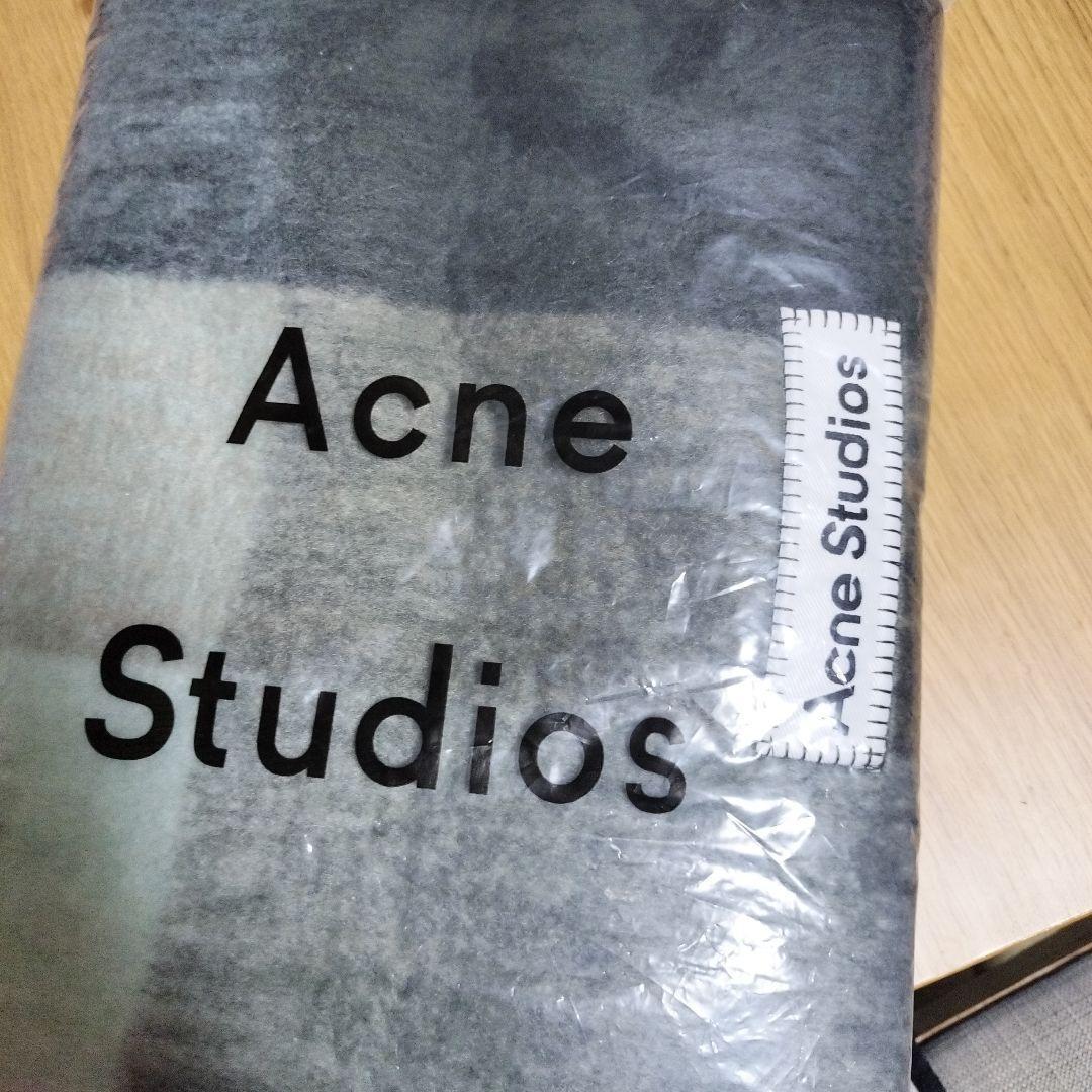 マフラー チェック　Acne Studios