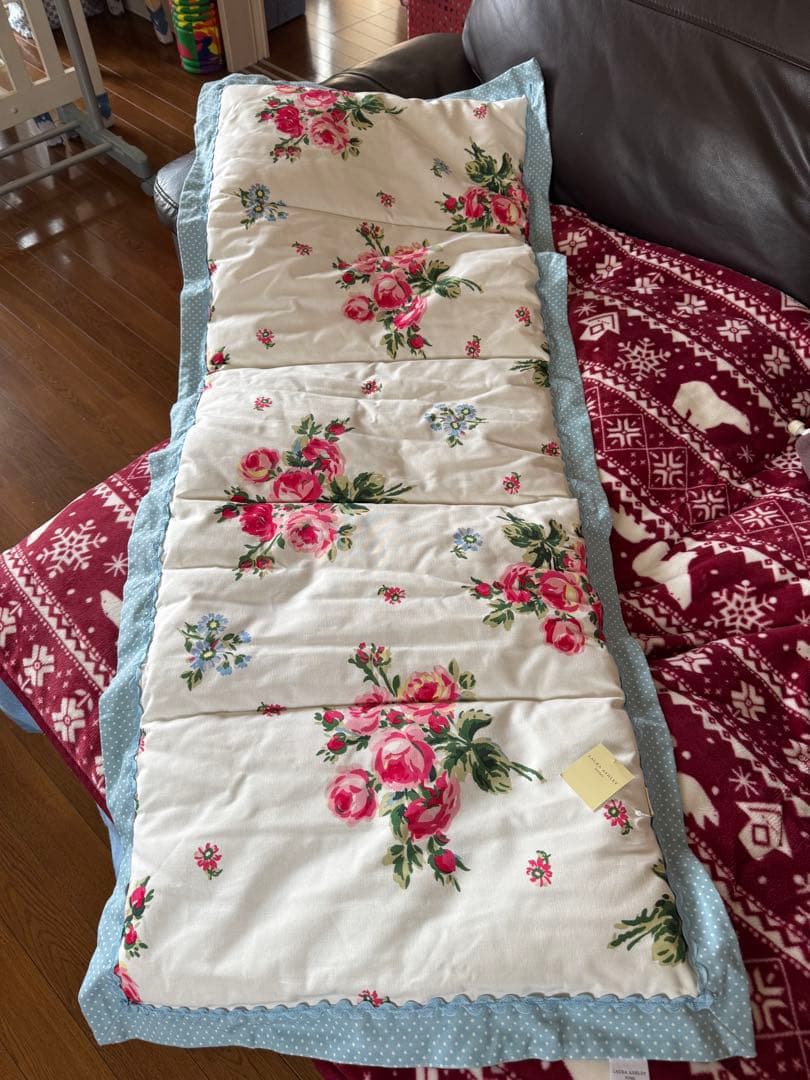 ローラアシュレイ バンチェッドロージズ　シートクッション　タグ付き未使用