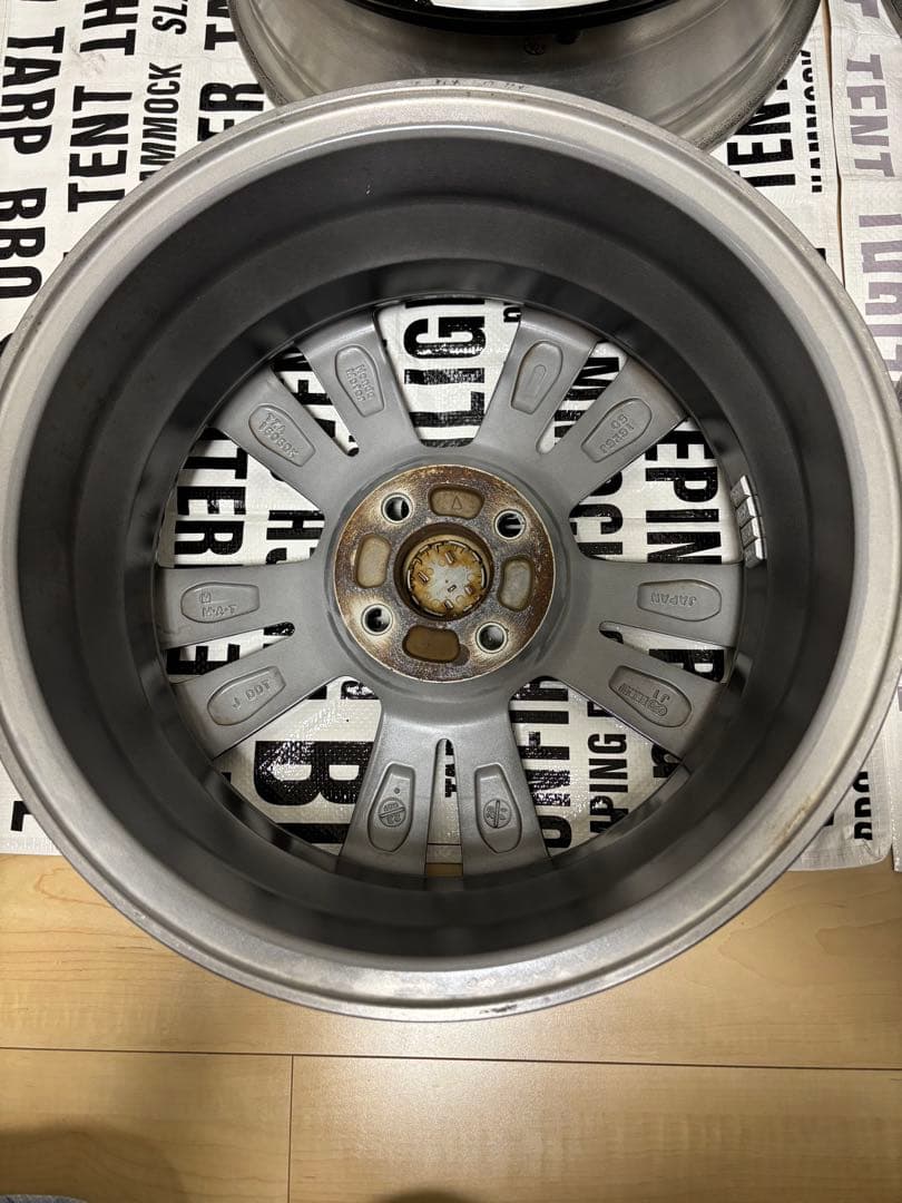 りな【美品】アルミホイール