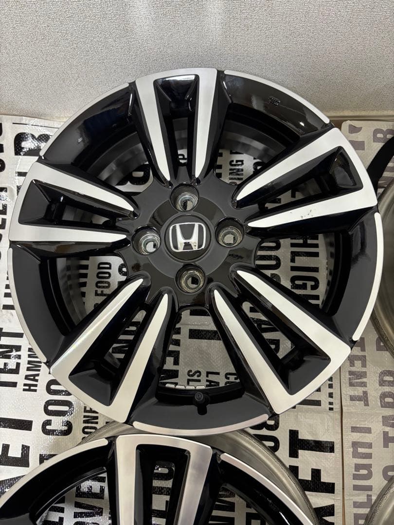 りな【美品】アルミホイール