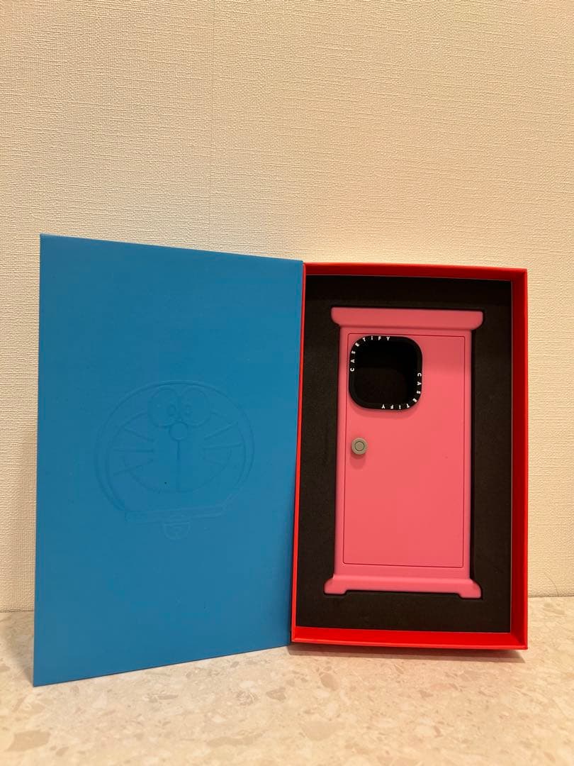 CASSETIFY ドラえもん どこでもドア型iPhone 15Pro ケース