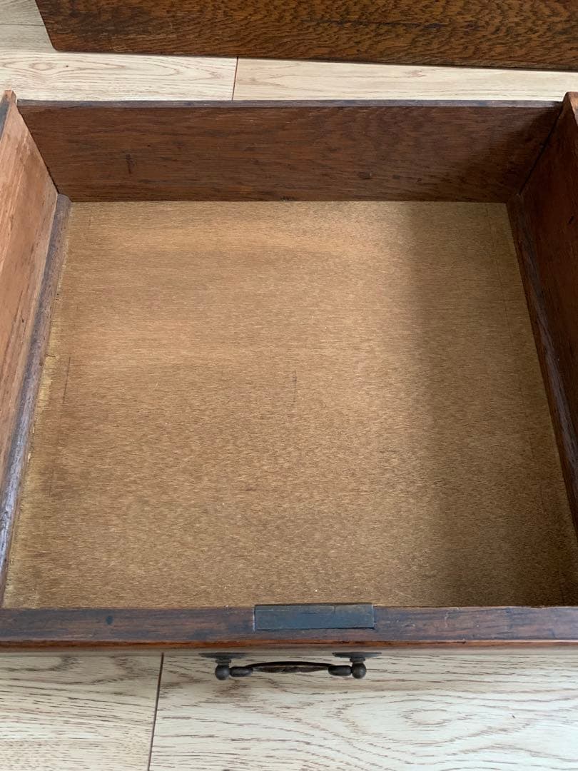 イギリスアンティーク　オーク材 4段チェスト