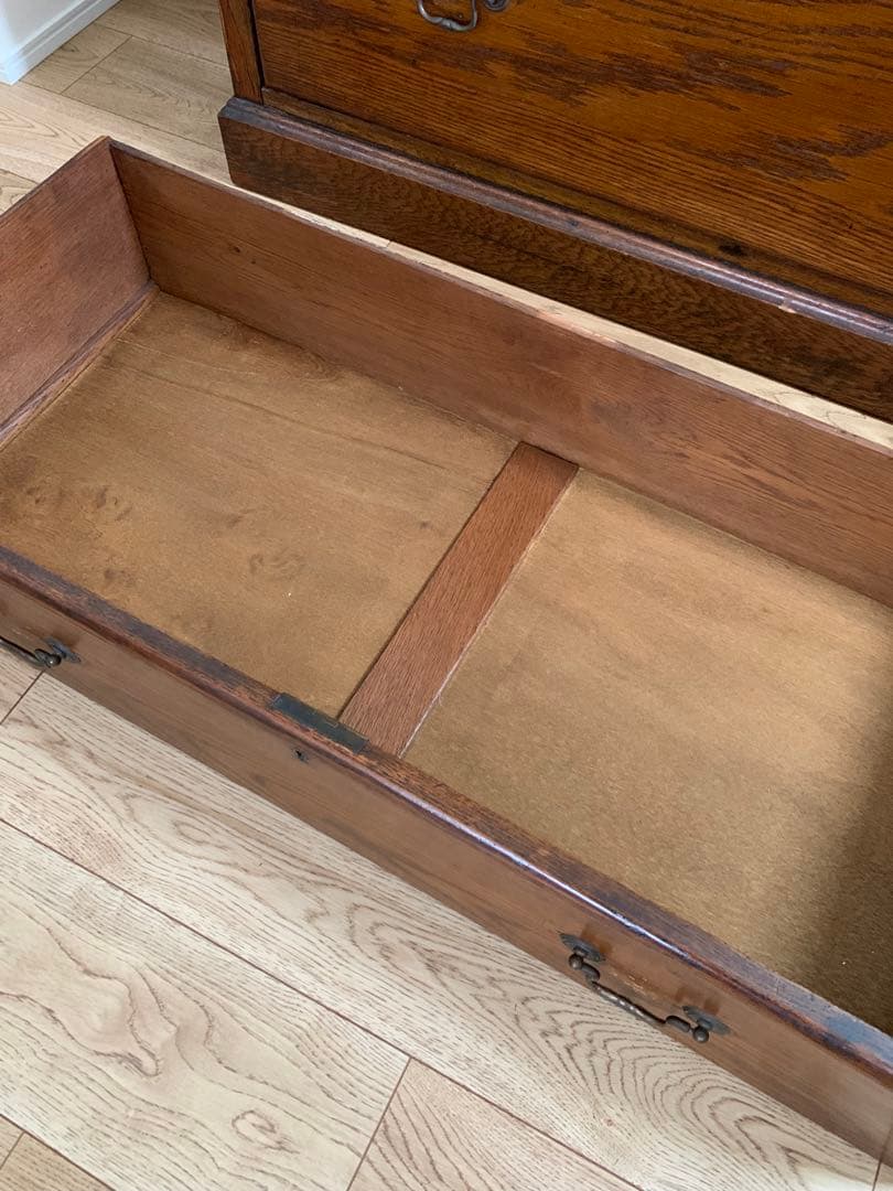 イギリスアンティーク　オーク材 4段チェスト