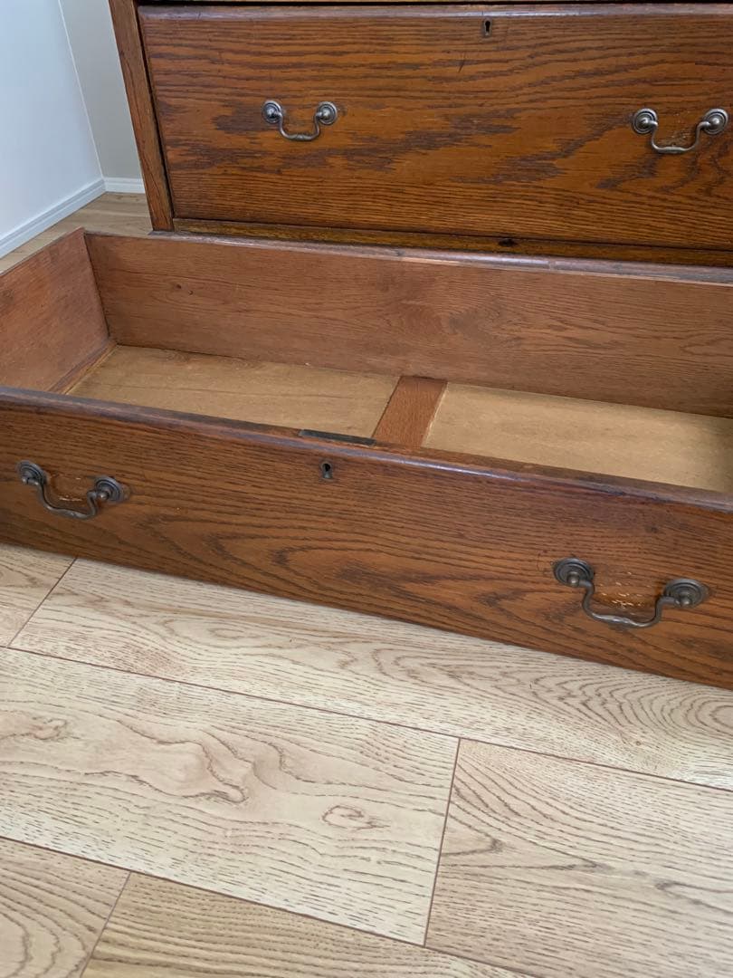 イギリスアンティーク　オーク材 4段チェスト